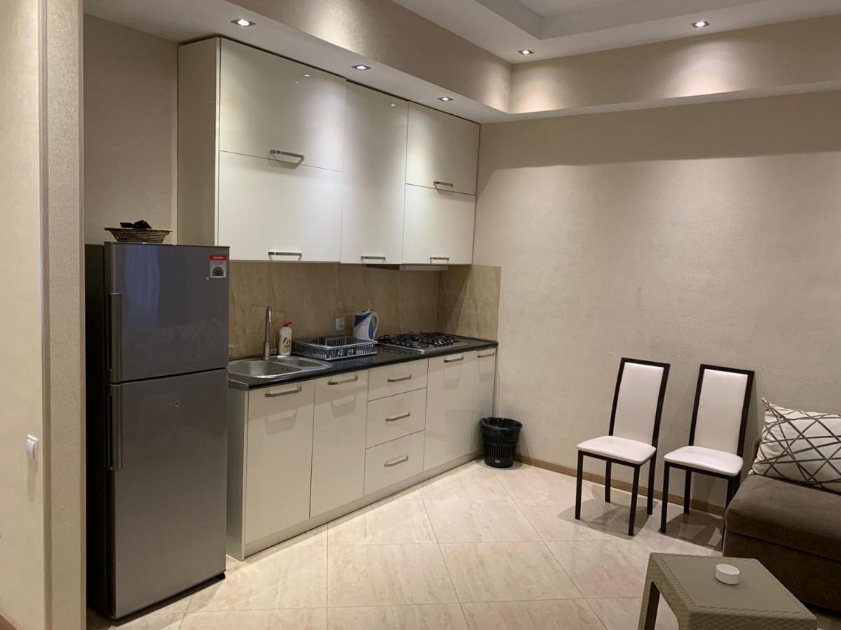Apartment Three Bedroom In Saburtalo Tbilisi ภายนอก รูปภาพ