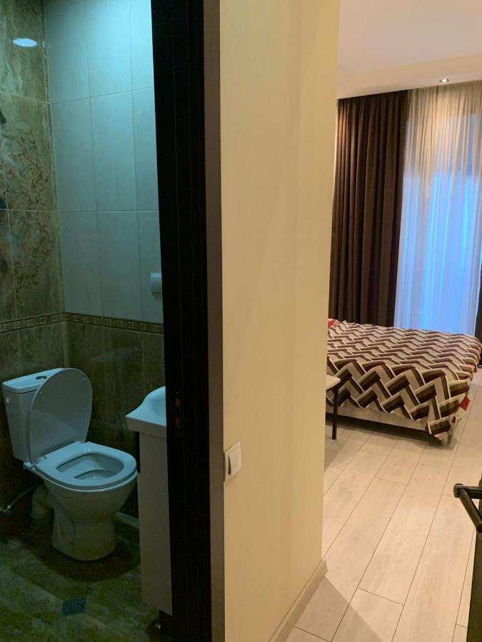 Apartment Three Bedroom In Saburtalo Tbilisi ภายนอก รูปภาพ