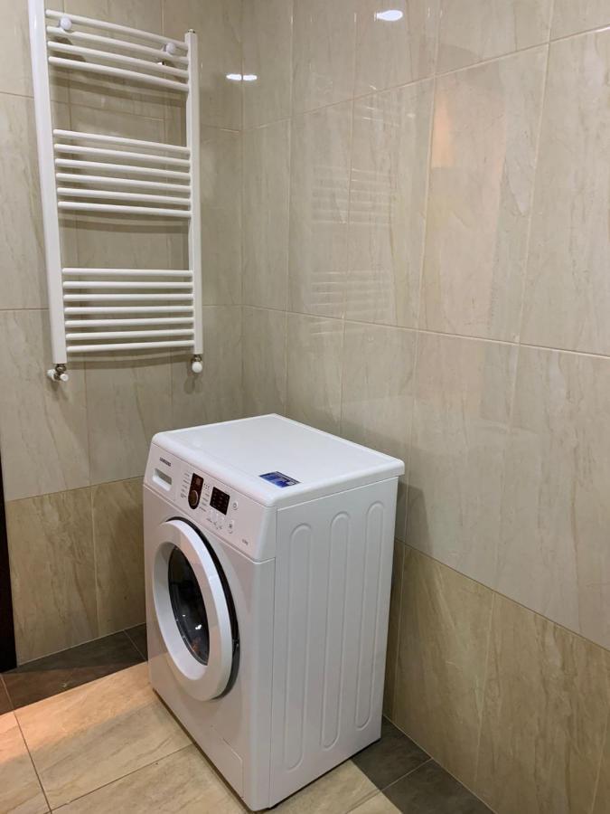 Apartment Three Bedroom In Saburtalo Tbilisi ภายนอก รูปภาพ